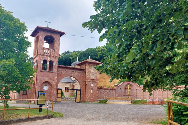 pravoslavni manastir besenovo